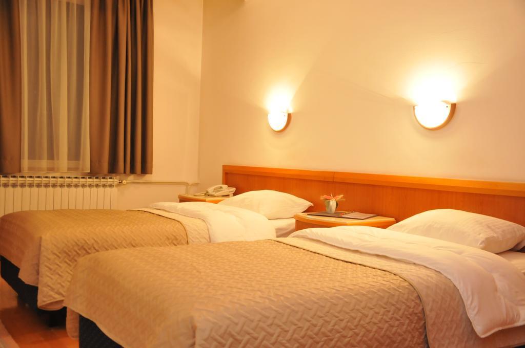 Hotel Terex Naselje Starosjedilaca Buitenkant foto